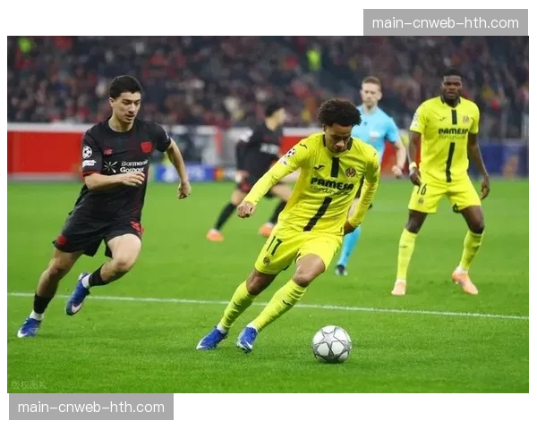 暖心一幕:球迷为重伤复出的比利亚雷亚尔老将卡普埃起立鼓掌